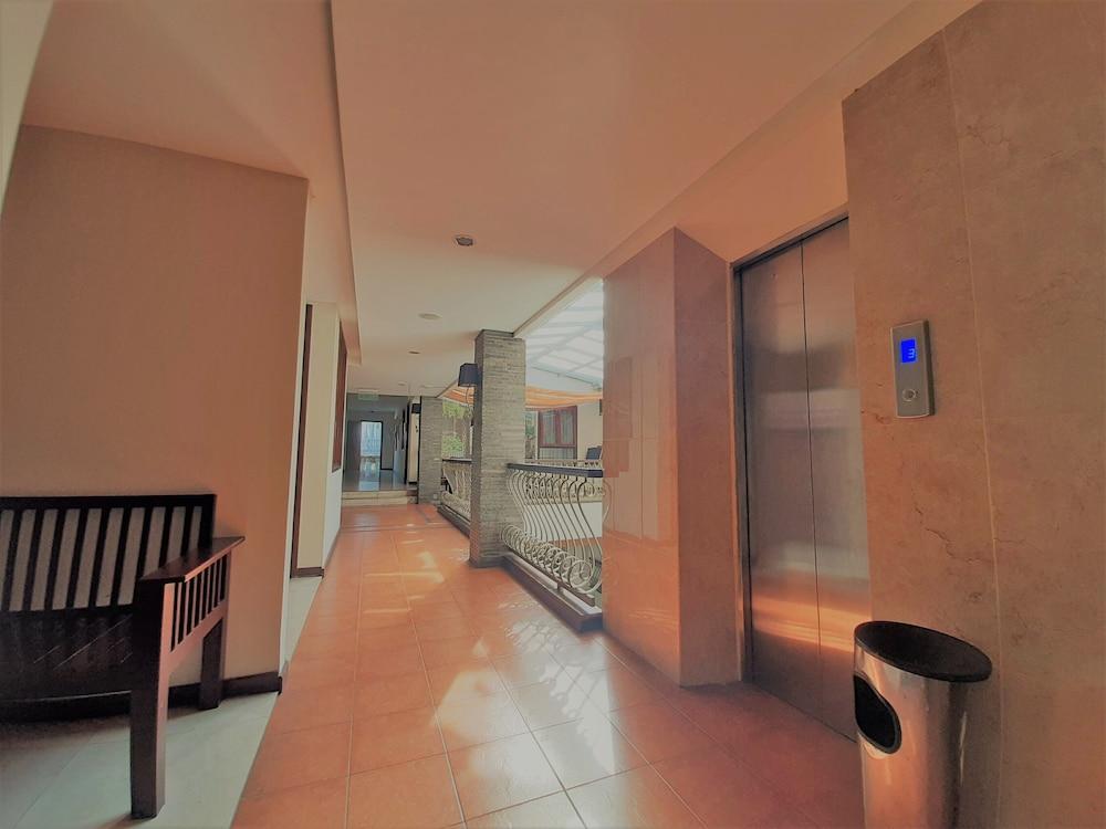 The Palais Hotel Dago Bandung Exterior photo